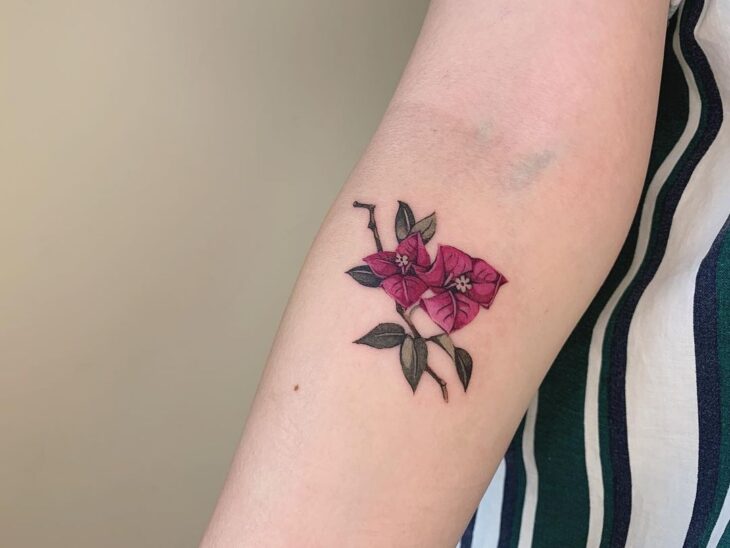 Tatuagem de flor pequena 76