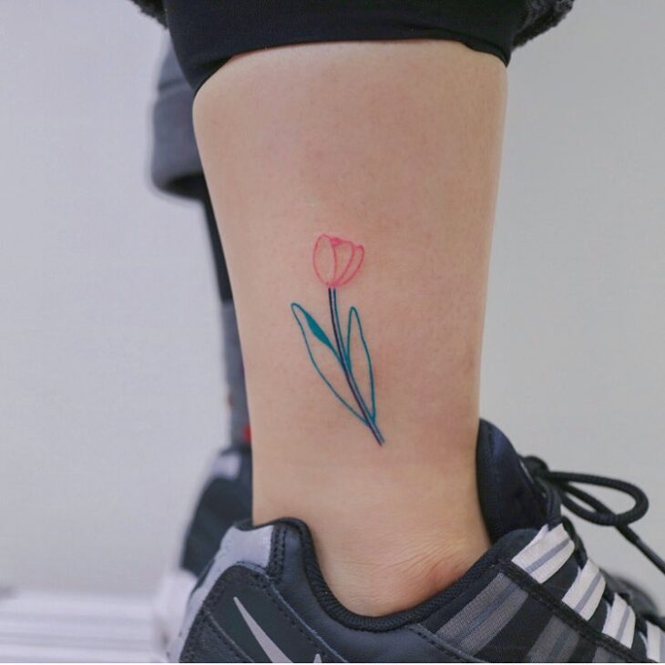 Tatuagem de flor pequena 83