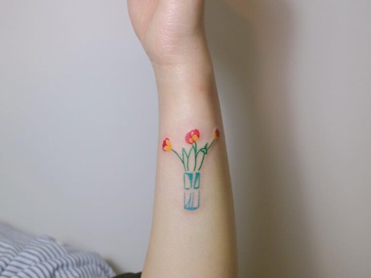 Tatuagem de flor pequena 113