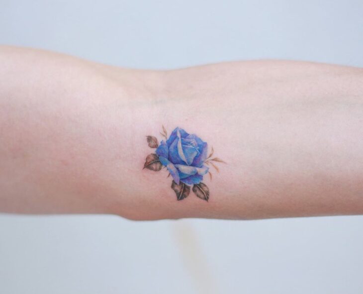 Tatuagem de flor pequena 118