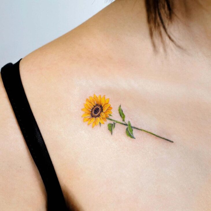 Tatuagem de flor pequena 120