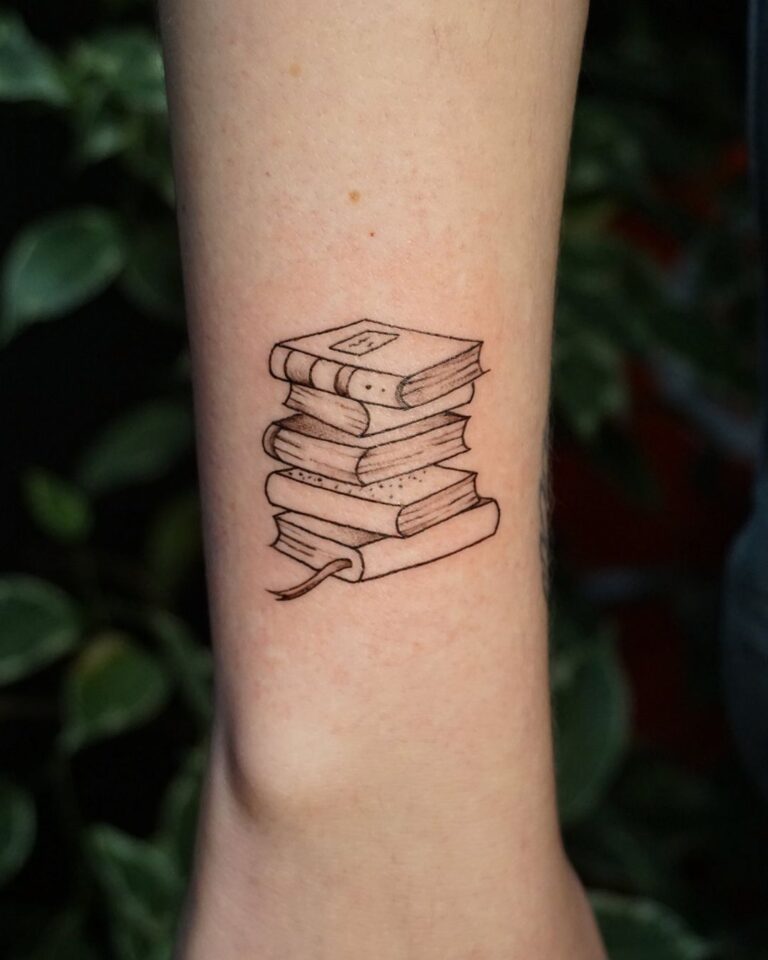 Tatuagem de livros 80 fotos de inspiração para sua arte