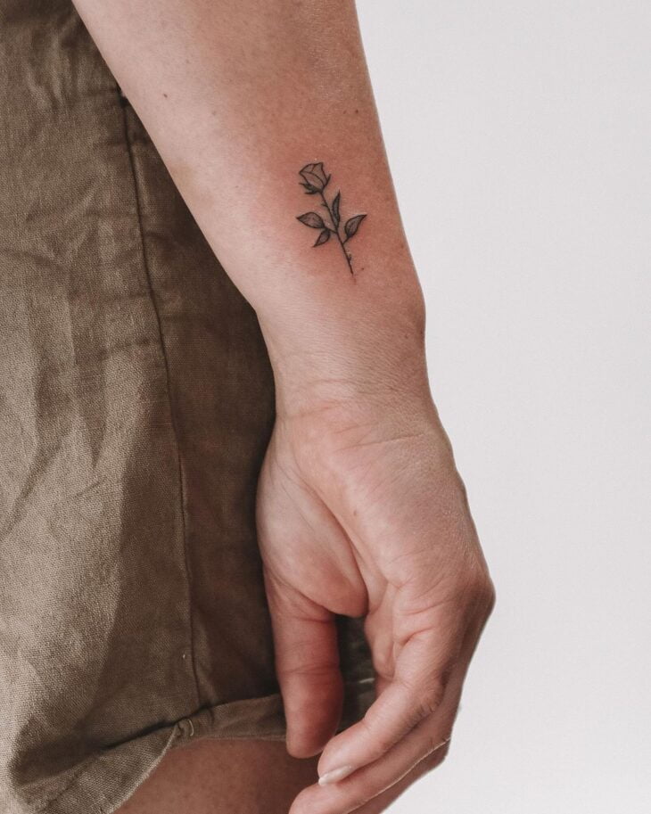 Tatuagem no pulso: 65 fotos para usar como inspiração